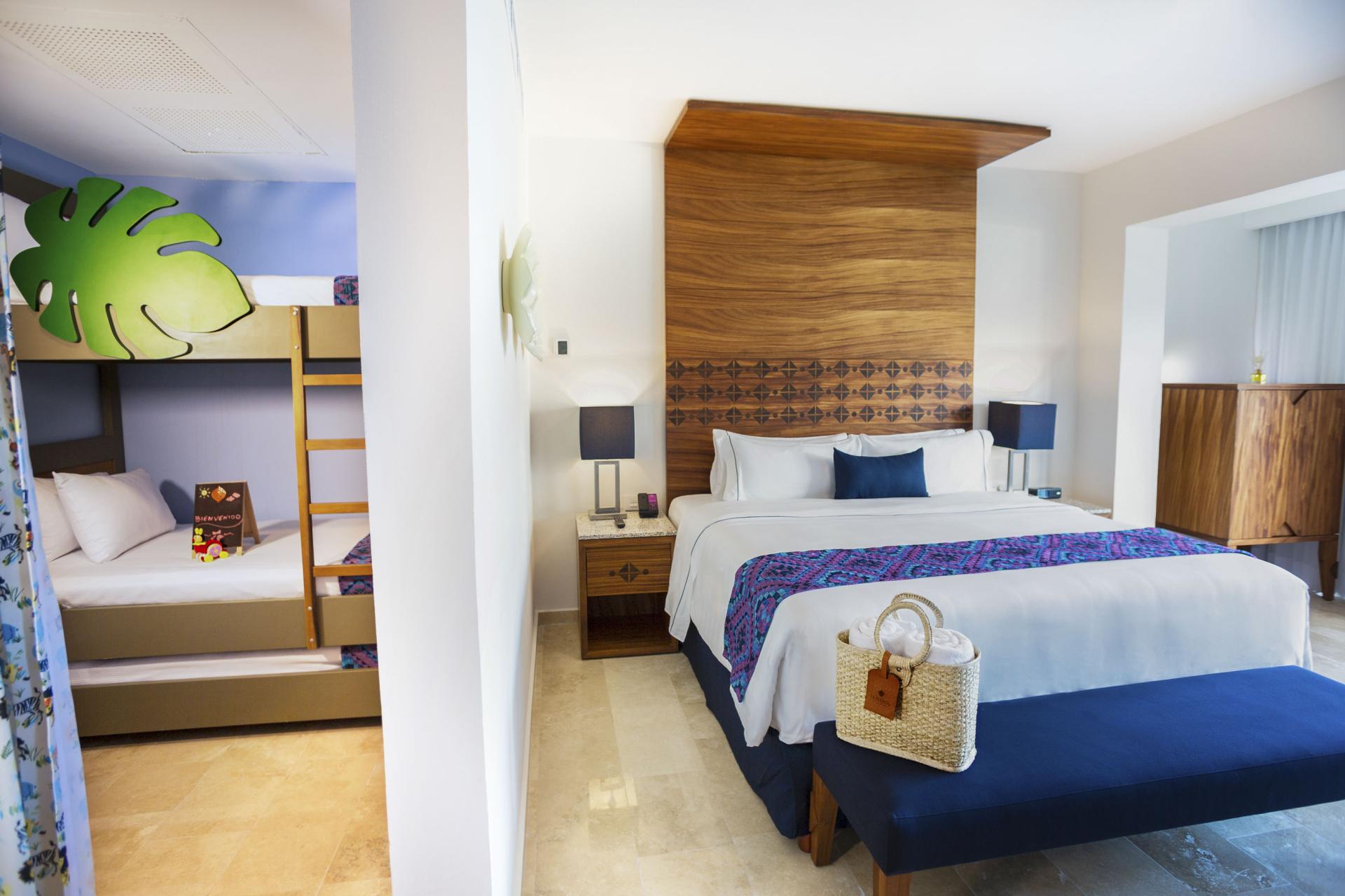 Sapphire Room 5 - 3